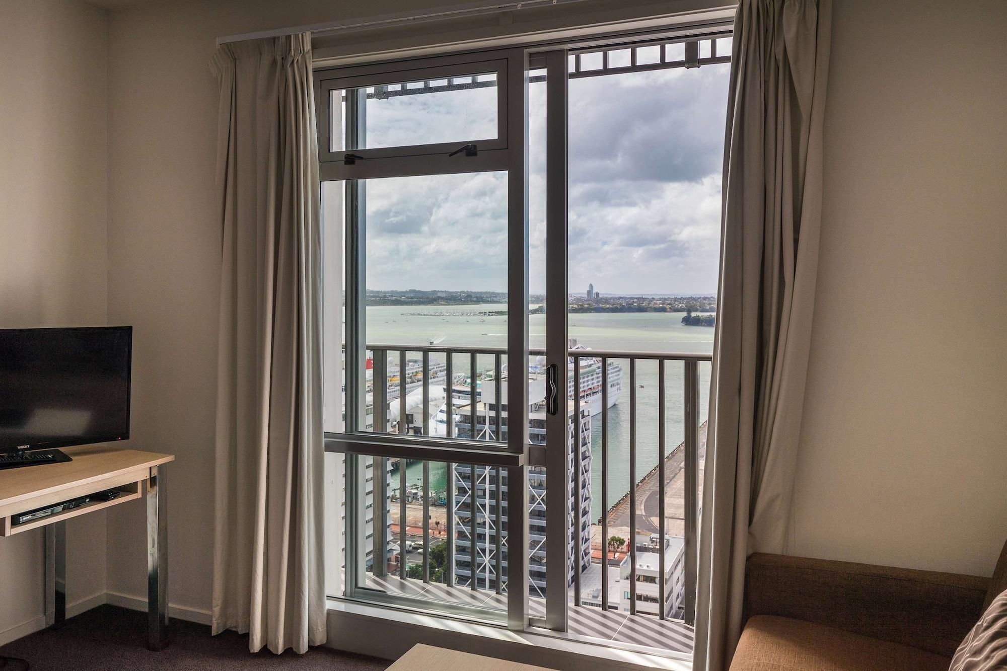Auckland Harbour Suites Exteriör bild